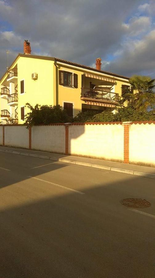 App Carla Apartment Novigrad Istria Exterior foto