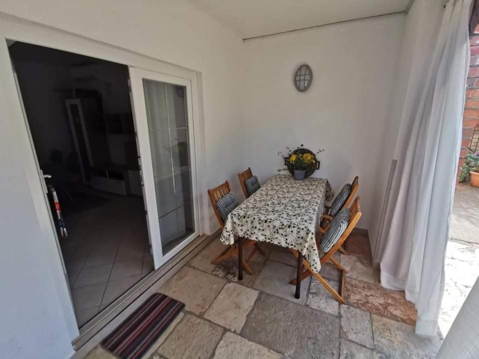 App Carla Apartment Novigrad Istria Exterior foto