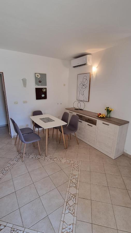 App Carla Apartment Novigrad Istria Exterior foto