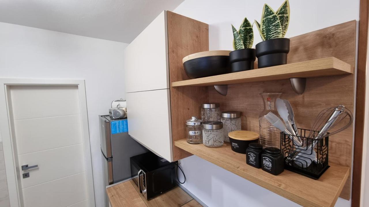 App Carla Apartment Novigrad Istria Exterior foto